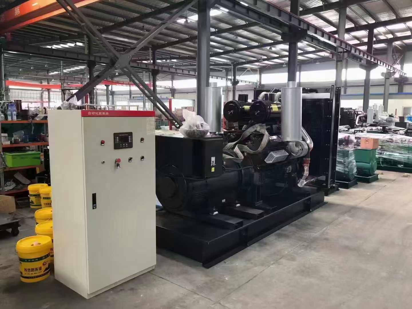 平舆柴油发电机运行时的噪音和振动水平如何?