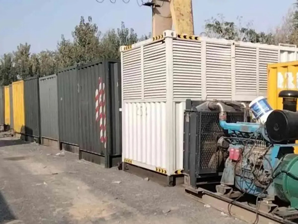 平舆200KW柴油发电机机组每小时油耗是多少？